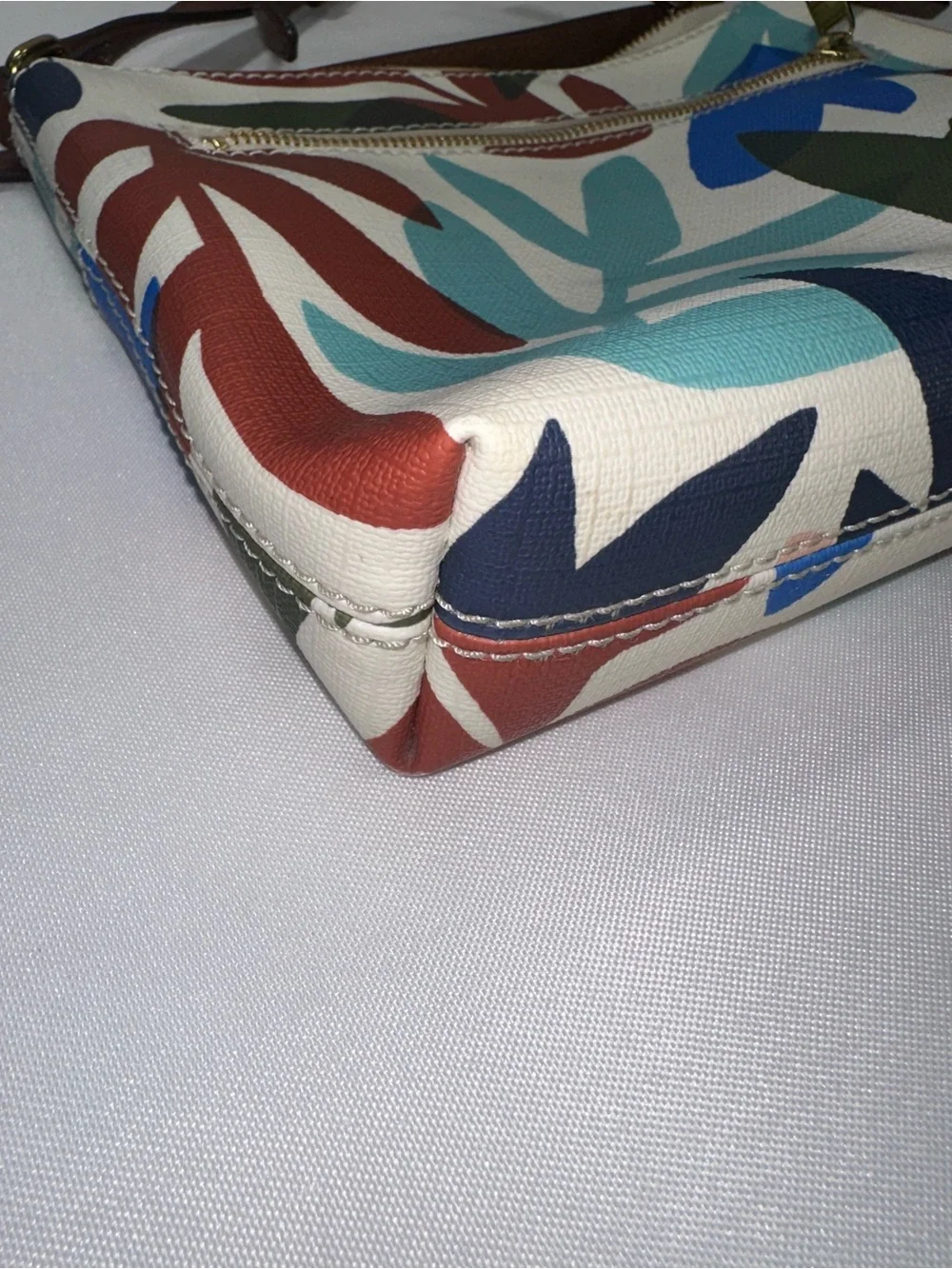 Fossil Fiona Crossbody Bag Abstract Leaf Floral Print Coated Canvas Purse